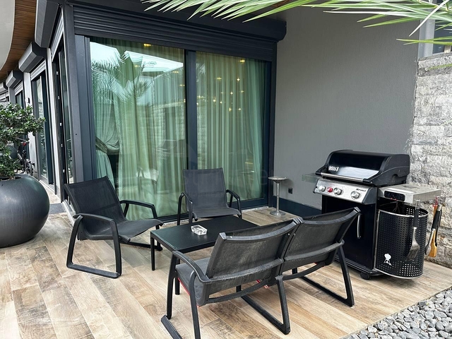 دوبلكس واسع على البحر في مجمع متميز-لخبراء مستوى معيشة مرتفع