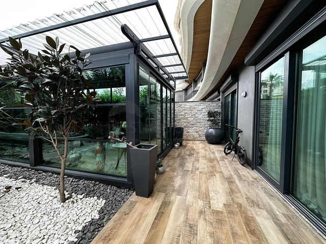 دوبلكس واسع على البحر في مجمع متميز-لخبراء مستوى معيشة مرتفع