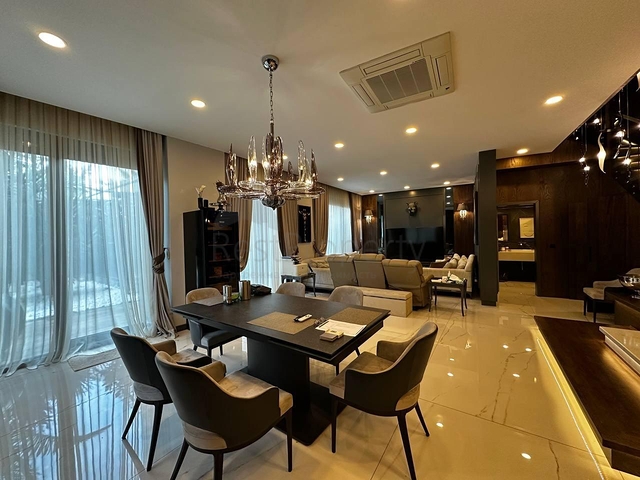 دوبلكس واسع على البحر في مجمع متميز-لخبراء مستوى معيشة مرتفع