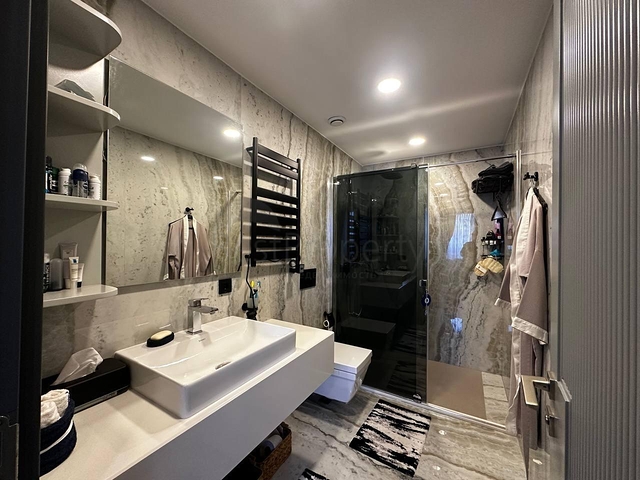 دوبلكس واسع على البحر في مجمع متميز-لخبراء مستوى معيشة مرتفع