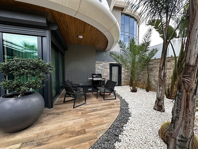 دوبلكس واسع على البحر في مجمع متميز-لخبراء مستوى معيشة مرتفع