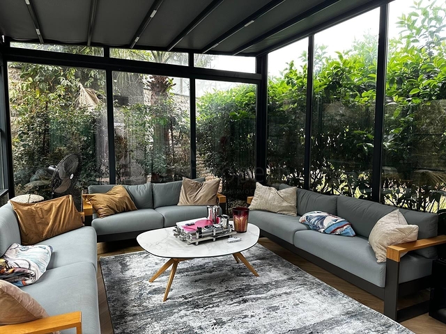 دوبلكس واسع على البحر في مجمع متميز-لخبراء مستوى معيشة مرتفع