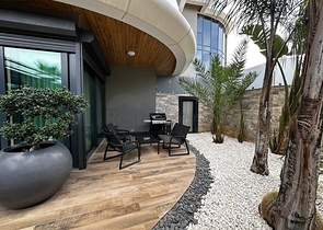 دوبلكس واسع على البحر في مجمع متميز-لخبراء مستوى معيشة مرتفع