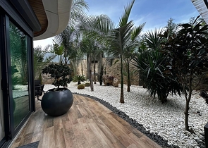 دوبلكس واسع على البحر في مجمع متميز-لخبراء مستوى معيشة مرتفع