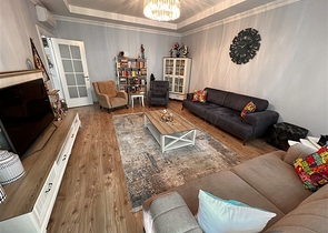 شقة مفروشة واسعة للعيش في وسط أوبا