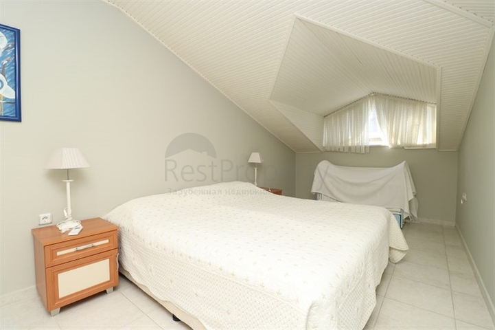 شقة دوبلكس مفروشة 3 + 1 مع تراس واسع في وسط ألانيا