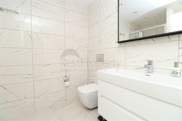 شقة دوبلكس مفروشة 3 + 1 مع تراس واسع في وسط ألانيا