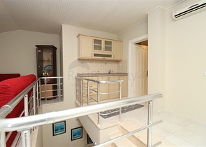 شقة دوبلكس مفروشة 3 + 1 مع تراس واسع في وسط ألانيا