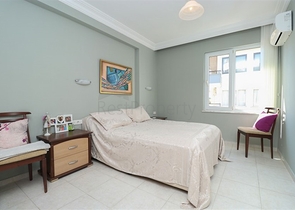 شقة دوبلكس مفروشة 3 + 1 مع تراس واسع في وسط ألانيا