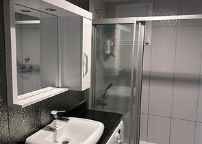 شقة مفروشة مريحة بالقرب من البحر في منطقة كيستيل الخضراء