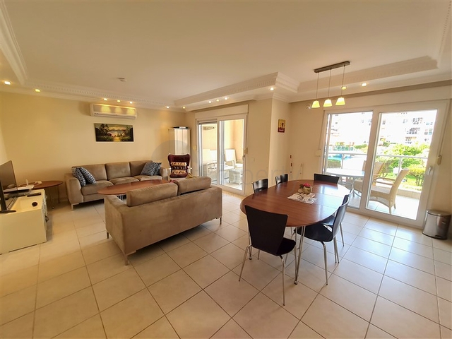 شقة مريحة ذات تصميم واسع في منطقة أوبا الخلابة