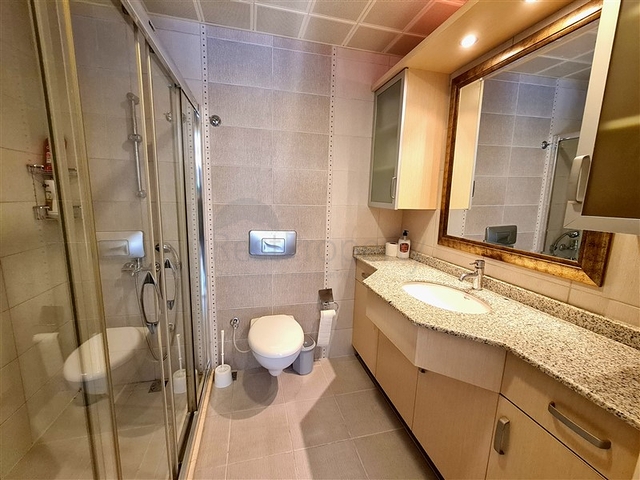 شقة مريحة ذات تصميم واسع في منطقة أوبا الخلابة