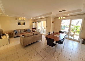 شقة مريحة ذات تصميم واسع في منطقة أوبا الخلابة