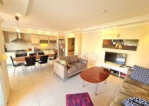 شقة مريحة ذات تصميم واسع في منطقة أوبا الخلابة