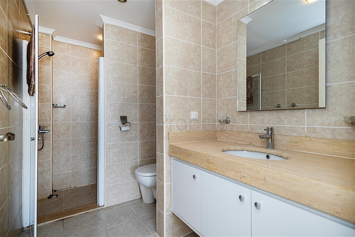 شقة فسيحة 2 + 1 في مجمع مع بنية تحتية متطورة في منطقة جيكجيلي