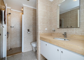 شقة فسيحة 2 + 1 في مجمع مع بنية تحتية متطورة في منطقة جيكجيلي