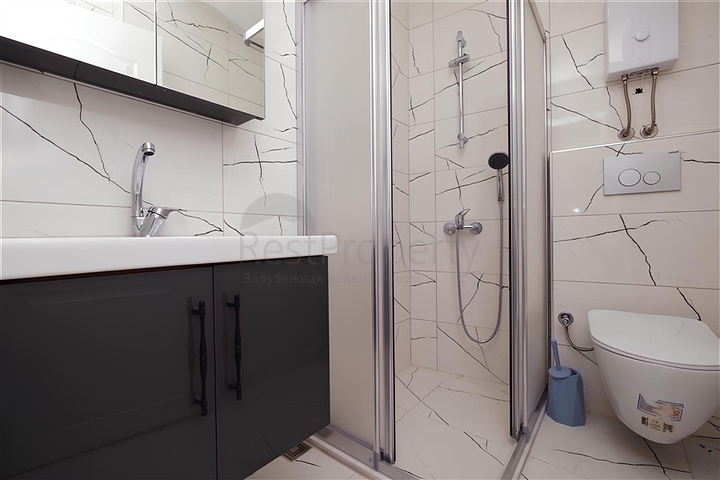 شقة 2+1 في منطقة شاطئ كليوباترا-وسط ألانيا وعلى مسافة قريبة من البحر