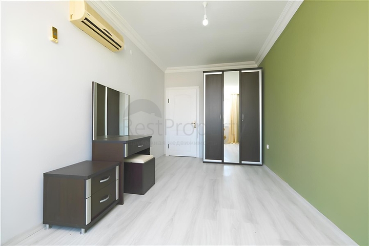 شقة 2+1 في منطقة شاطئ كليوباترا-وسط ألانيا وعلى مسافة قريبة من البحر