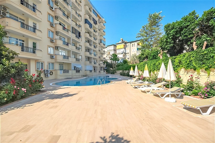 شقة 2+1 في منطقة شاطئ كليوباترا-وسط ألانيا وعلى مسافة قريبة من البحر