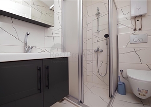 شقة 2+1 في منطقة شاطئ كليوباترا-وسط ألانيا وعلى مسافة قريبة من البحر