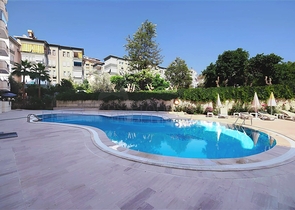 شقة 2+1 في منطقة شاطئ كليوباترا-وسط ألانيا وعلى مسافة قريبة من البحر