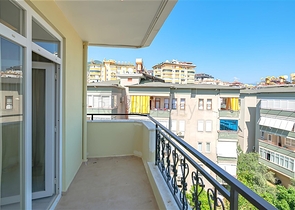 شقة 2+1 في منطقة شاطئ كليوباترا-وسط ألانيا وعلى مسافة قريبة من البحر