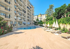 شقة 2+1 في منطقة شاطئ كليوباترا-وسط ألانيا وعلى مسافة قريبة من البحر