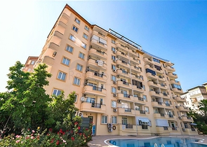 شقة 2+1 في منطقة شاطئ كليوباترا-وسط ألانيا وعلى مسافة قريبة من البحر