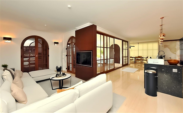 فيلا فاخرة 5 + 2 مطلة على البحر في وسط ألانيا-الخصوصية والراحة والرفاهية في مكان واحد