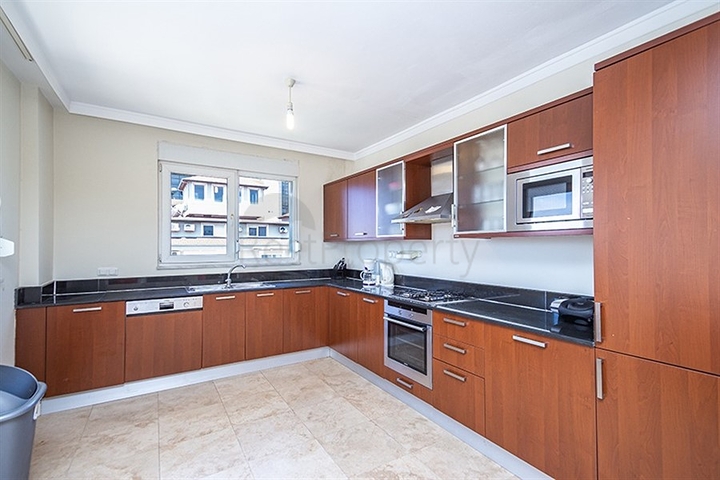 شقة فسيحة 2 + 1 في مجمع جيد الصيانة في منطقة سيكجيلي-الراحة والراحة مدى الحياة