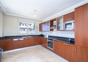 شقة فسيحة 2 + 1 في مجمع جيد الصيانة في منطقة سيكجيلي-الراحة والراحة مدى الحياة