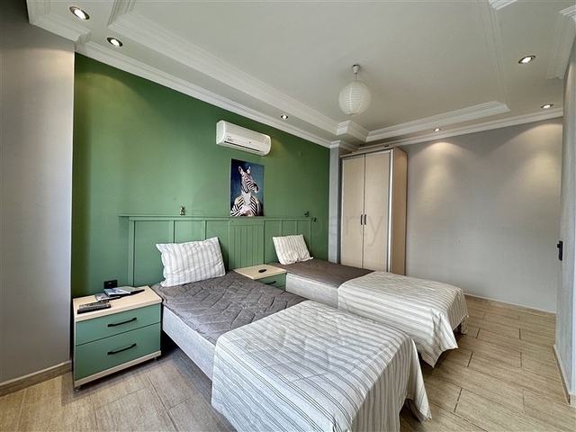 شقة فسيحة مفروشة 2 + 1 على بعد 150 متر فقط من البحر في منطقة أوبا