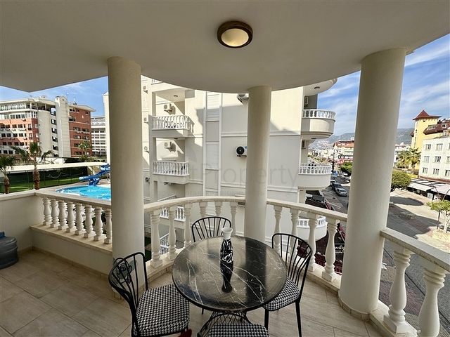 شقة فسيحة مفروشة 2 + 1 على بعد 150 متر فقط من البحر في منطقة أوبا