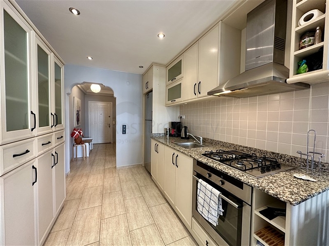 شقة فسيحة مفروشة 2 + 1 على بعد 150 متر فقط من البحر في منطقة أوبا