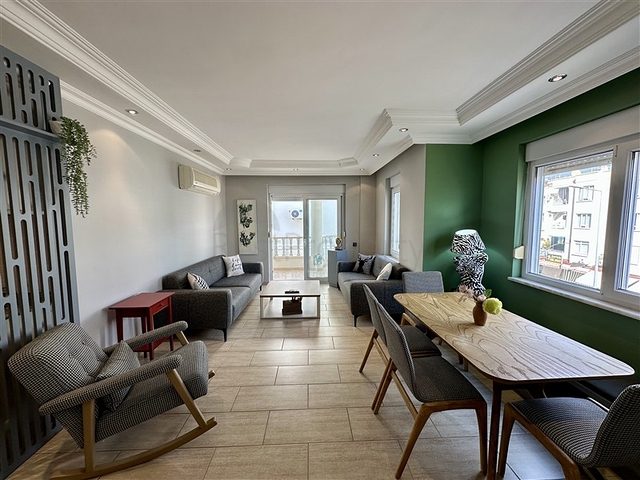 شقة فسيحة مفروشة 2 + 1 على بعد 150 متر فقط من البحر في منطقة أوبا