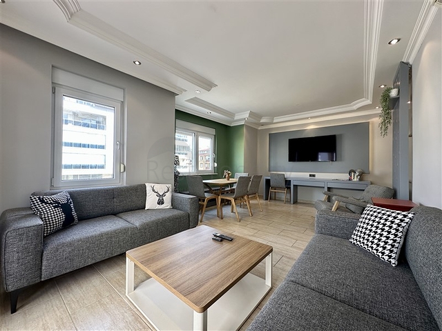 شقة فسيحة مفروشة 2 + 1 على بعد 150 متر فقط من البحر في منطقة أوبا