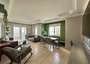 شقة فسيحة مفروشة 2 + 1 على بعد 150 متر فقط من البحر في منطقة أوبا