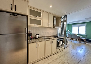 شقة فسيحة مفروشة 2 + 1 على بعد 150 متر فقط من البحر في منطقة أوبا