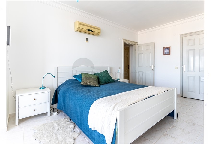 شقة مشرقة مع إطلالات بانورامية على البحر في منطقة توسمور