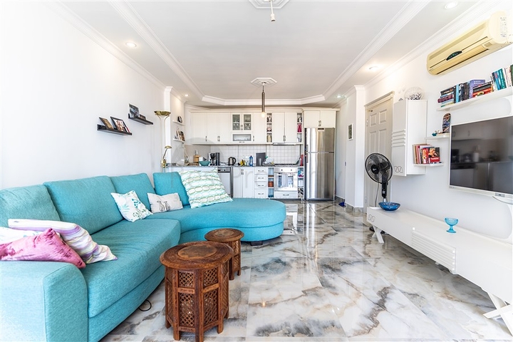 شقة مشرقة مع إطلالات بانورامية على البحر في منطقة توسمور