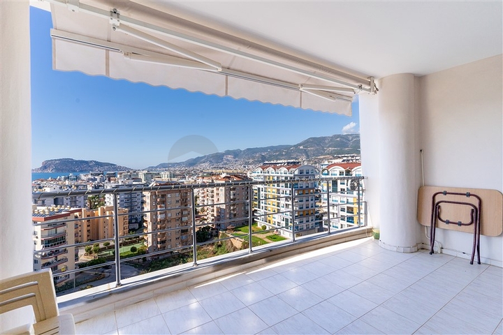 شقة مشرقة مع إطلالات بانورامية على البحر في منطقة توسمور