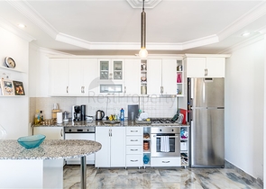 شقة مشرقة مع إطلالات بانورامية على البحر في منطقة توسمور