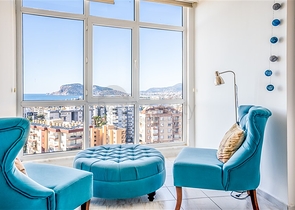 شقة مشرقة مع إطلالات بانورامية على البحر في منطقة توسمور