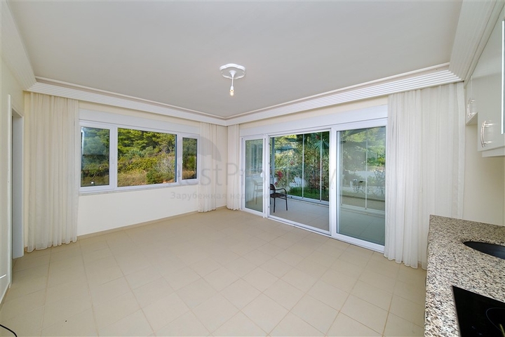 شقة مريحة وحديثة في مجمع مرموق