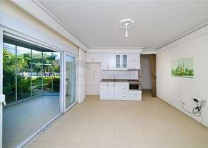 شقة مريحة وحديثة في مجمع مرموق