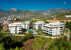 شقة مريحة وحديثة في مجمع مرموق