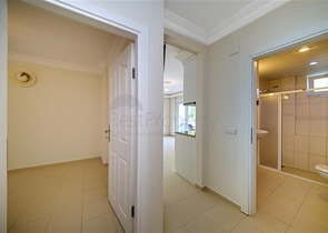 شقة مريحة وحديثة في مجمع مرموق