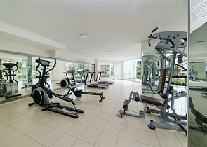 شقة فسيحة ومريحة في مجمع مرموق