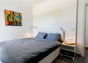 شقة مريحة 2 + 1 في منزل مع حمام سباحة ومنطقة خضراء