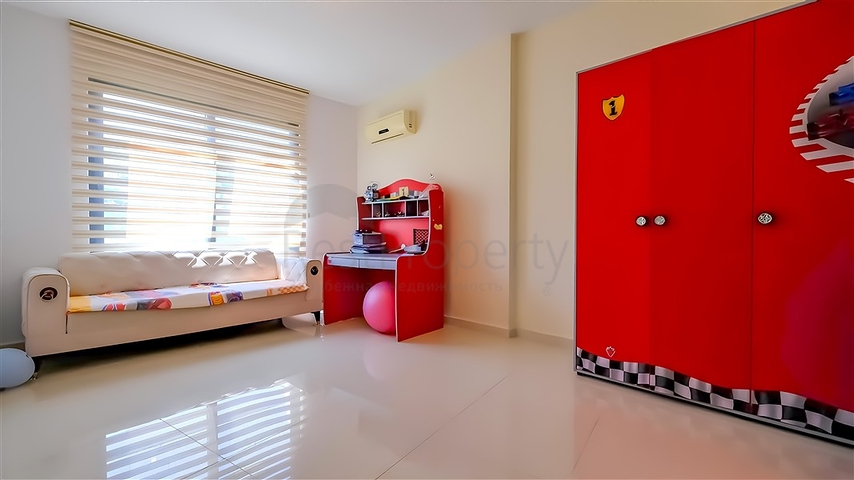 شقة فسيحة مفروشة 3 + 1 مع بنية تحتية غنية في مجمع سكني حديث